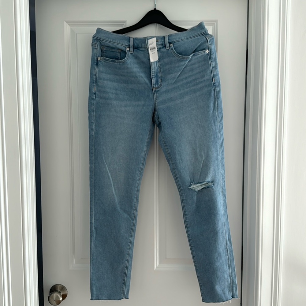 Loft jeans. The Skinny, mid rise, regular fit. Size 30/10 - Picture 1 of 5